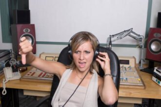 View:source:rockingwolvesradio.com/main/chatroom/chatroom.html